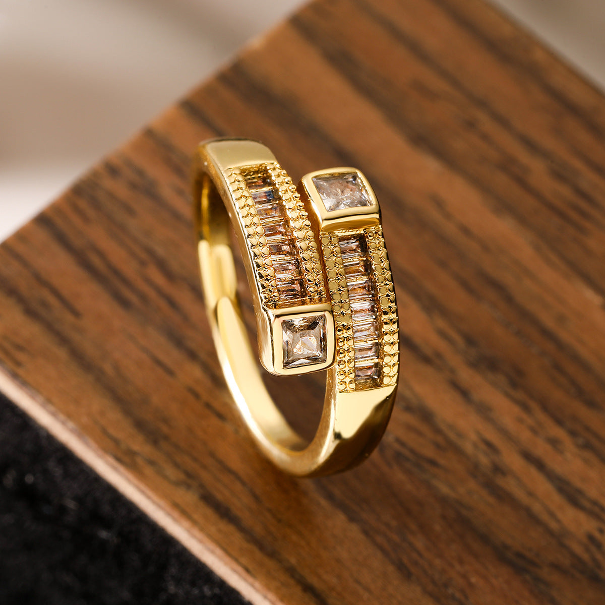 European and American Luxury High-End Ring for Women – Niche Geometric Adjustable Open Ring