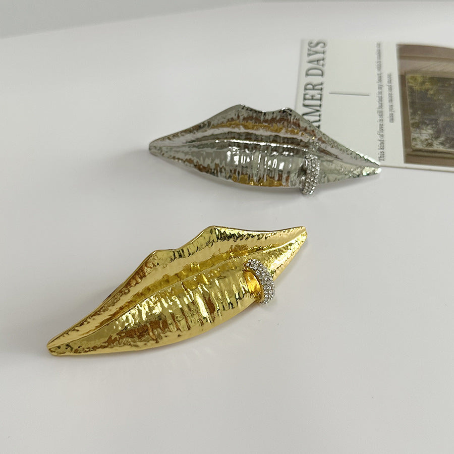 European and American Big Lips Diamond Double Finger Ring – Exaggerated Luxury Fashion Jewelry for Women