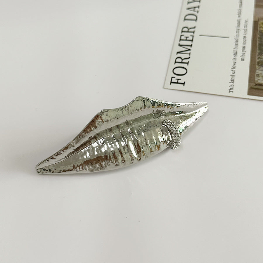 European and American Big Lips Diamond Double Finger Ring – Exaggerated Luxury Fashion Jewelry for Women