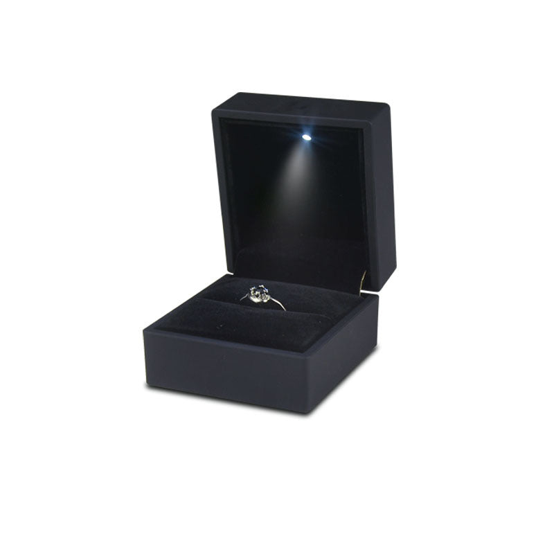 Elegant LED Light Ring Box – Luxury Engagement & Wedding Jewelry Gift Case