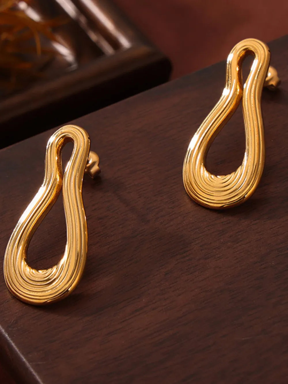 18K Gold-Plated Titanium Steel Geometric Shape Earrings – Modern Luxury Jewelry for Women