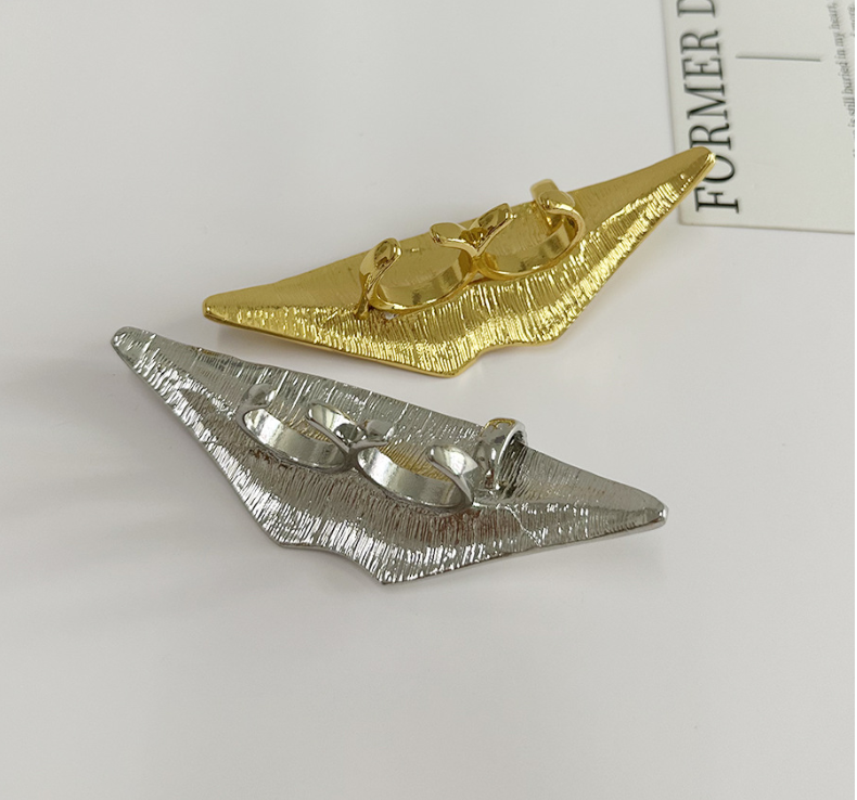 European and American Big Lips Diamond Double Finger Ring – Exaggerated Luxury Fashion Jewelry for Women