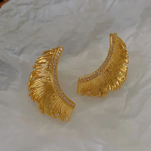 Fashion 18K Gold Plated Feather Shape Large Earrings – Unique Vintage Metal Textured Jewelry for Women