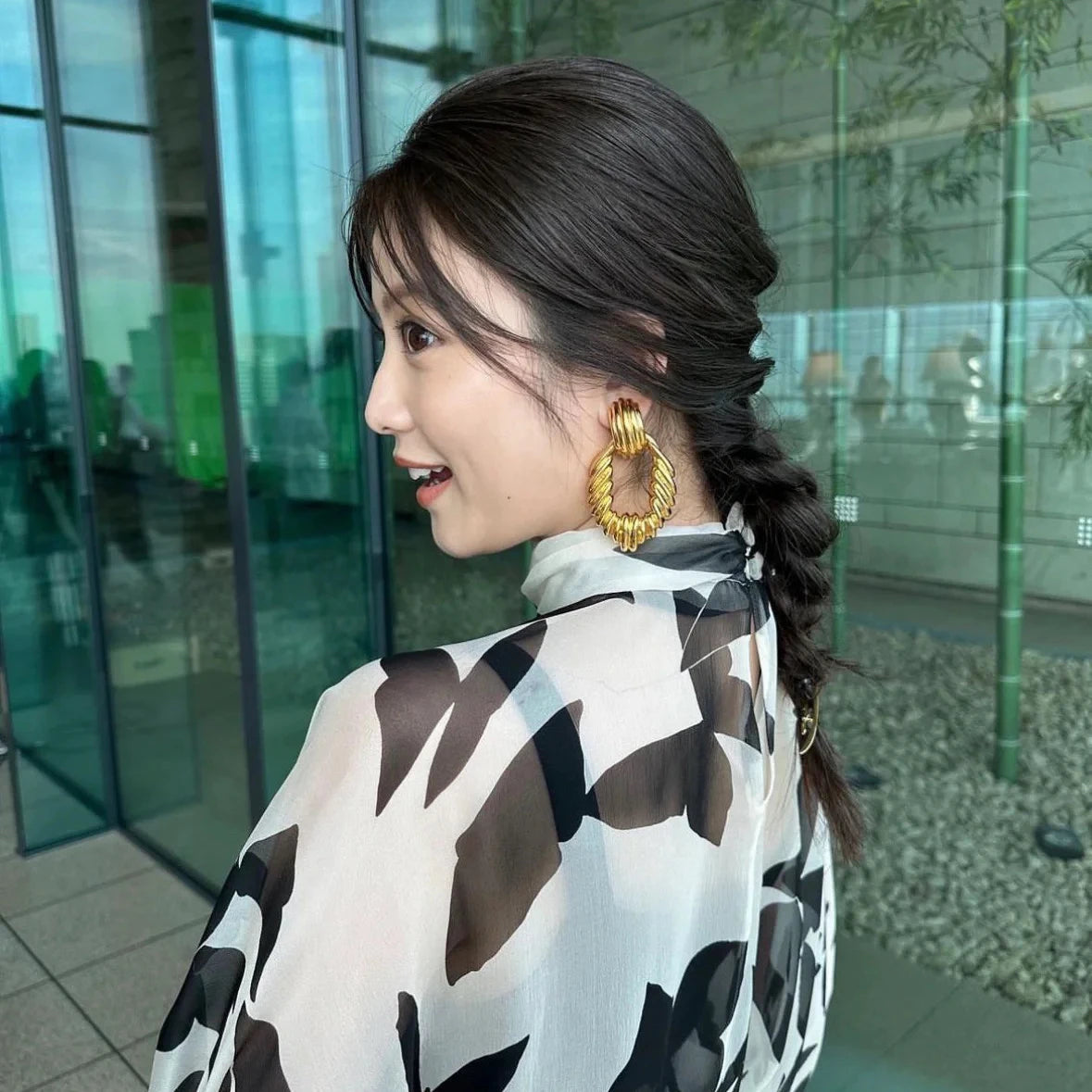 Vintage Brass Plated 18K Gold Exaggerated Ear Clip Earrings – Luxury Designer Jewelry for Women