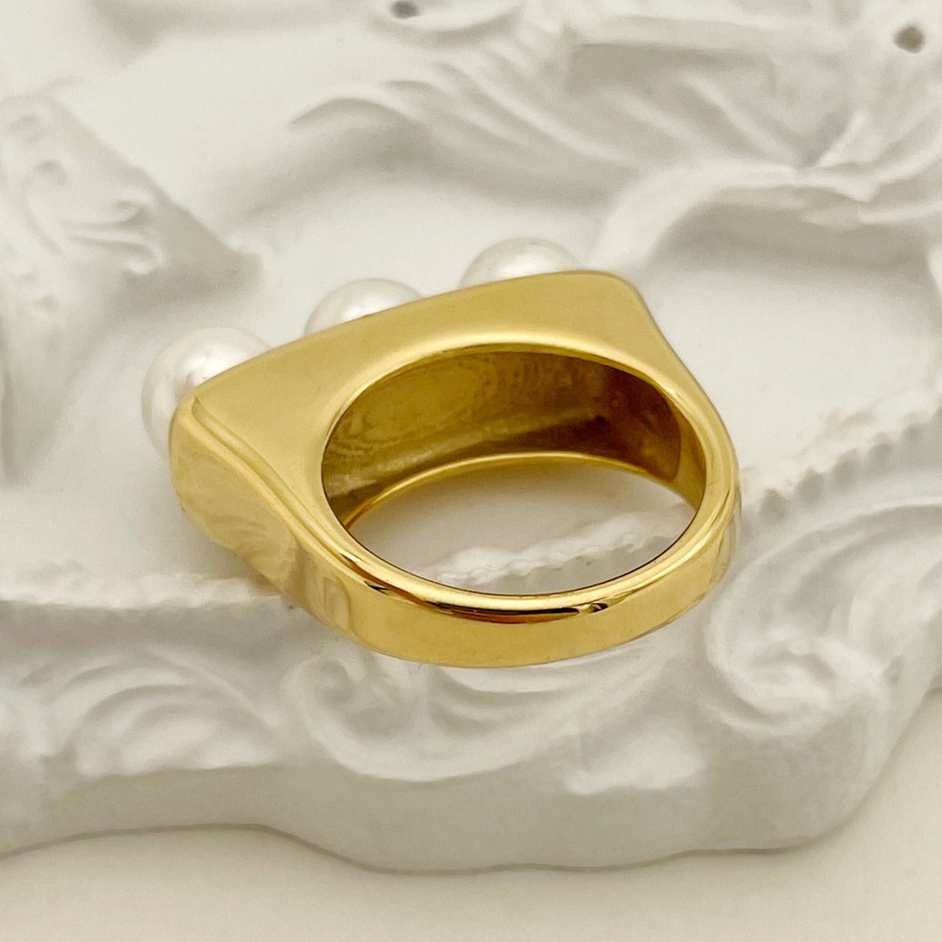 Luxury Stainless Steel Ring for Women – French Retro High-End Light Design Jewelry