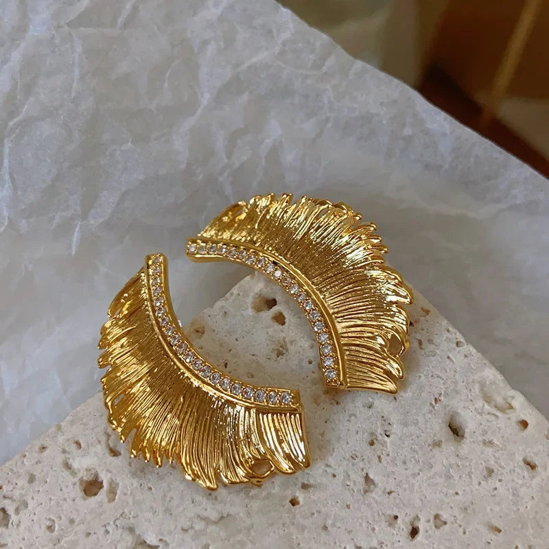 Fashion 18K Gold Plated Feather Shape Large Earrings – Unique Vintage Metal Textured Jewelry for Women