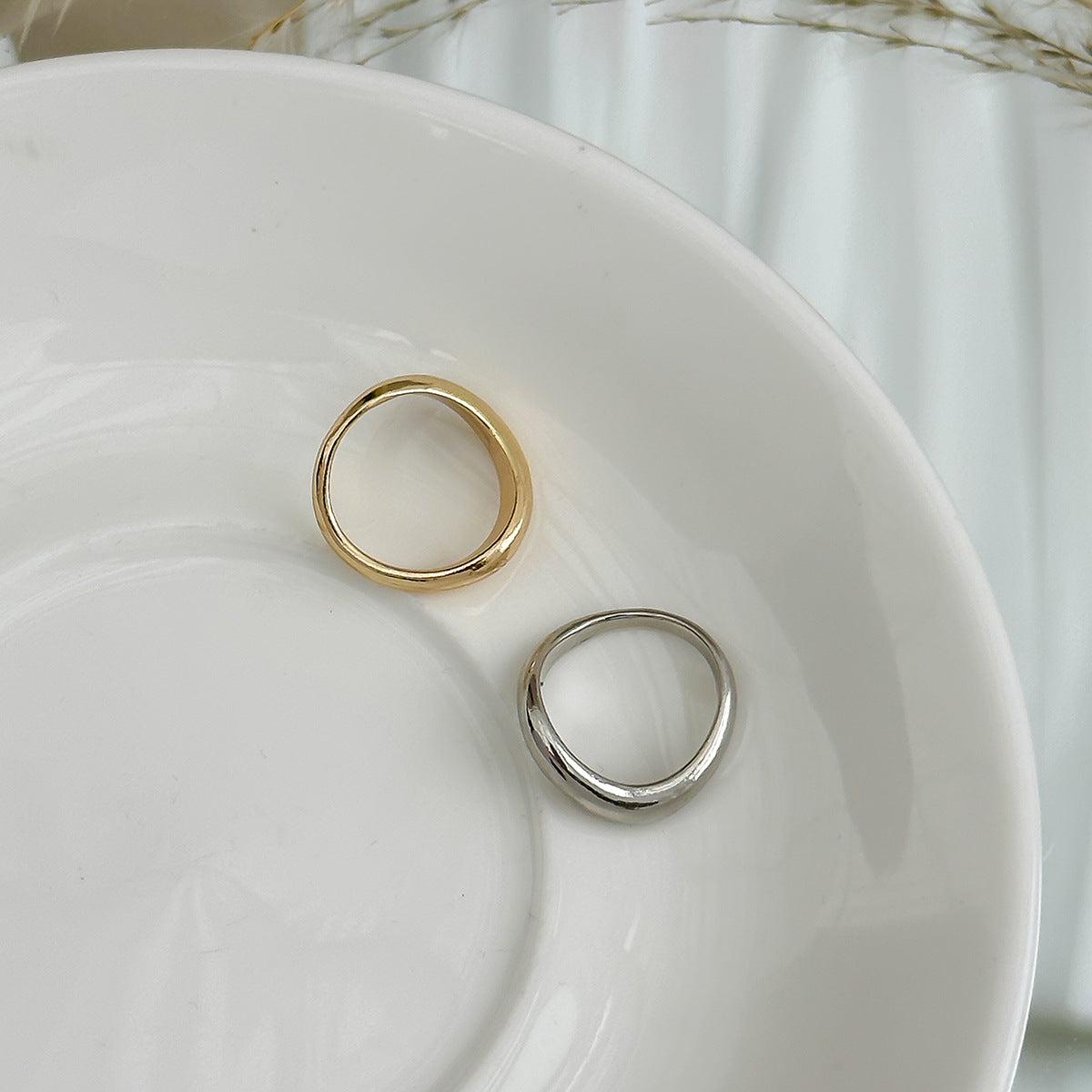 Baroque Round Irregular Curved Smooth Plain Ring – Luxury Alloy Women’s Fashion Jewelry