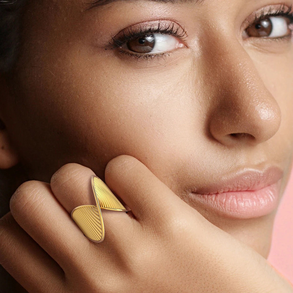 Fashion Women’s Stainless Steel Stripe Twist Ring – Gold Color Water-Resistant Statement Jewelry