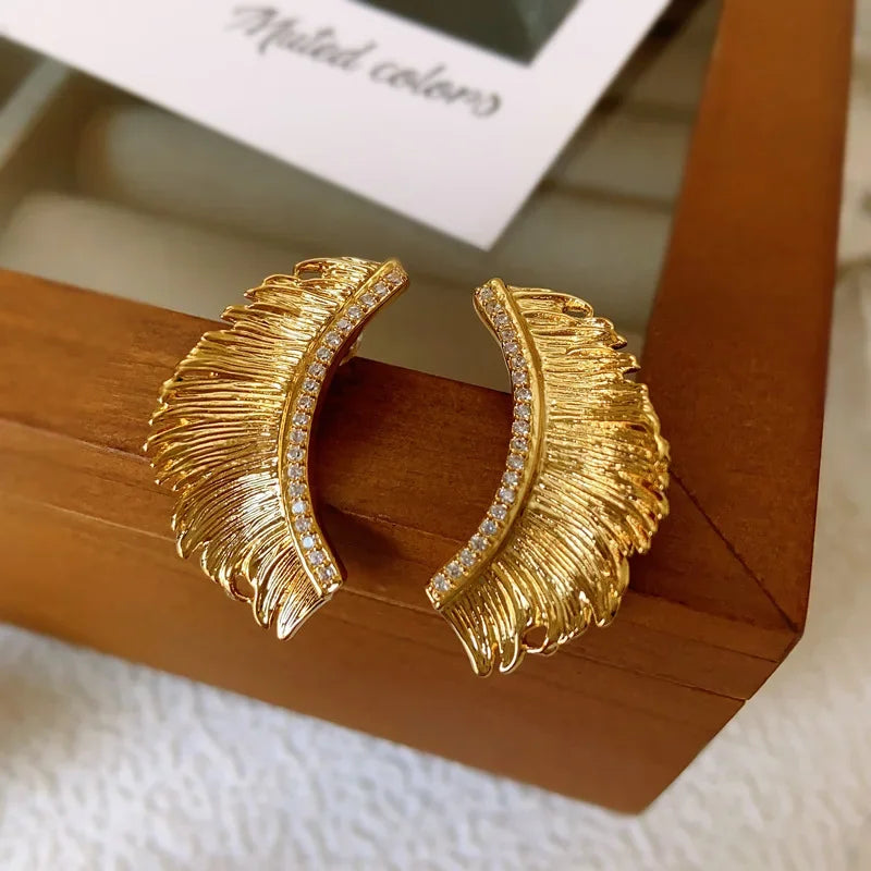 Fashion 18K Gold Plated Feather Shape Large Earrings – Unique Vintage Metal Textured Jewelry for Women